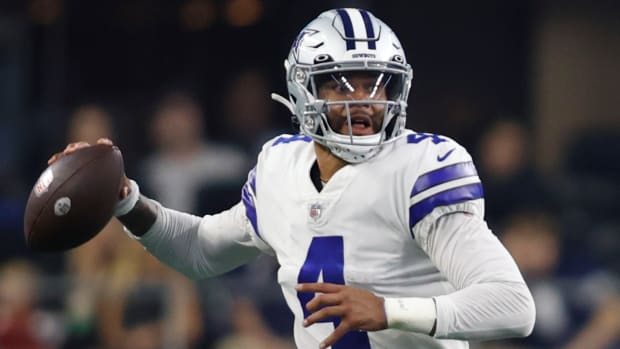 Cowboys quarterback Dak Prescott throws a pass during the game vs. the Buccaneers.